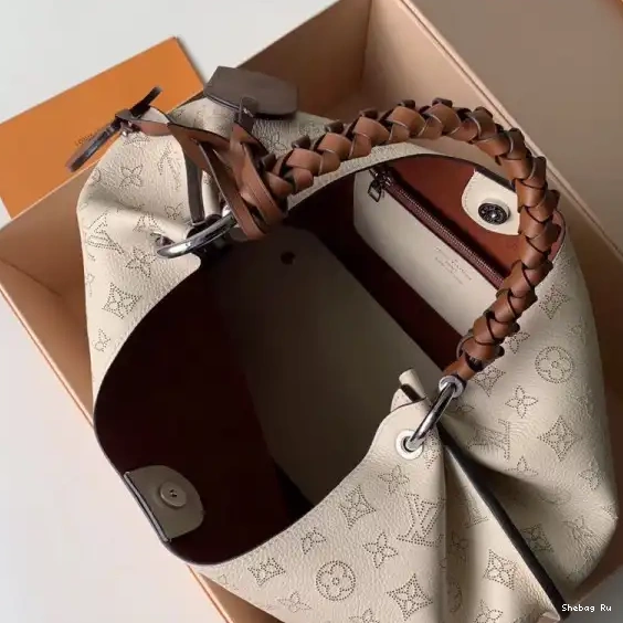 VUITTON CARMEL LOUIS 0628